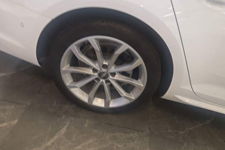 Used Audi A4L 2019 40 TFSI Fashion Edition China VI Emission Standard Right Rear Wheel Hub