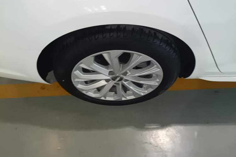 Used Audi A4L 2019 40 TFSI Ambition China VI Right Rear Wheel Hub