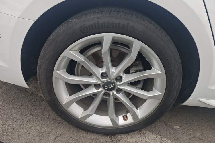 Used Audi A4L 2019 40 TFSI Fashion Edition China VI Emission Standard Right Rear Wheel Hub