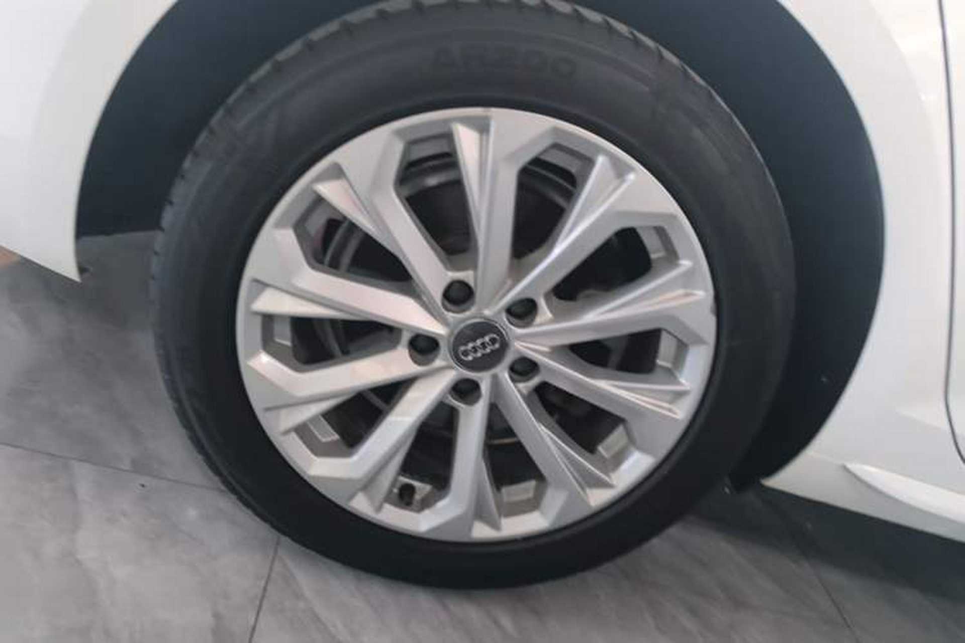 Used Audi A4L 2019 40 TFSI Ambition China VI Right Rear Wheel Hub