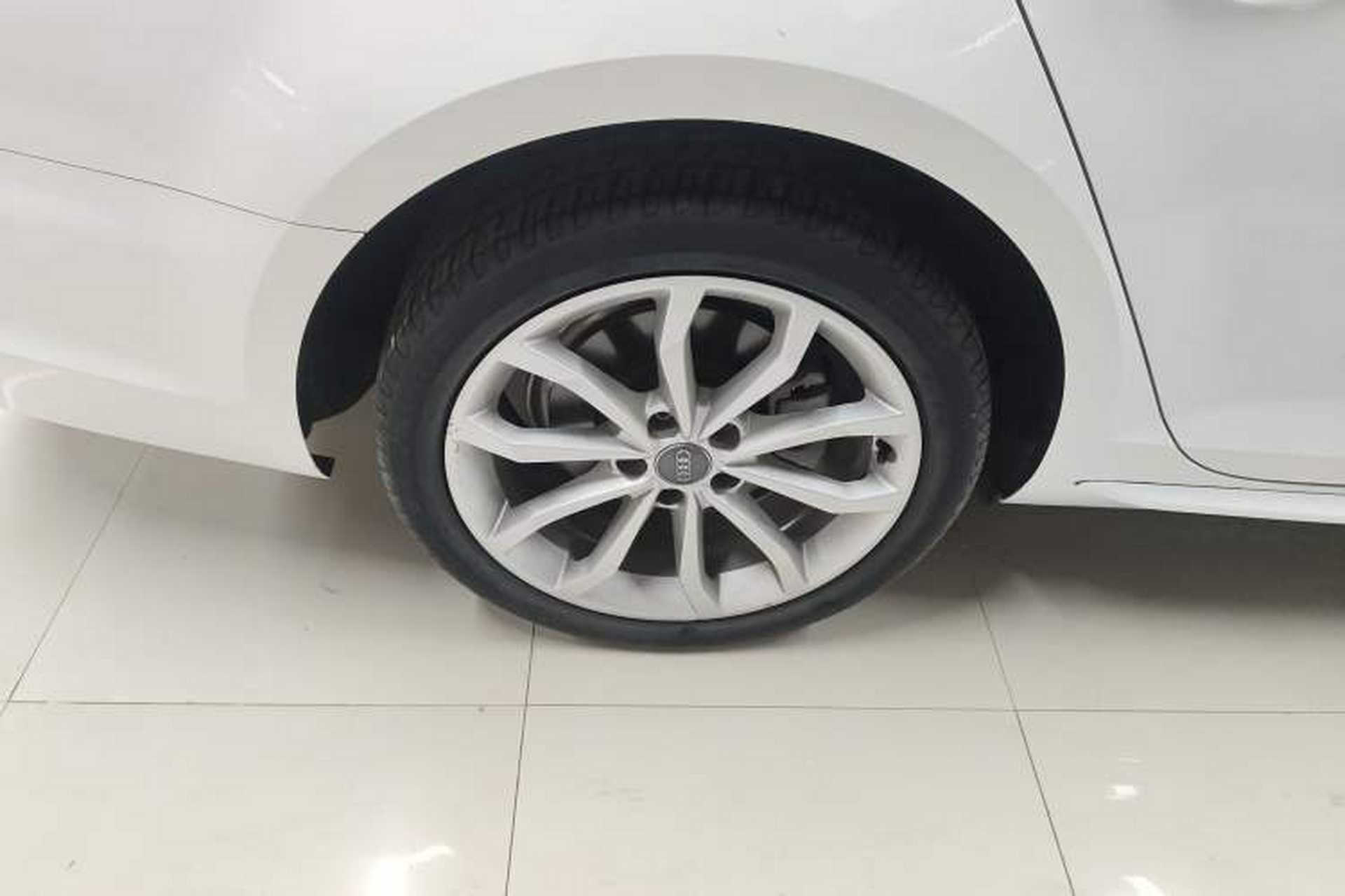 Used Audi A4L 2019 40 TFSI Fashion Edition China VI Emission Standard Right Rear Wheel Hub