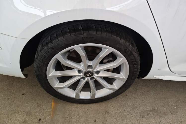 Used Audi A4L 2019 40 TFSI Fashion Version China V Right Rear Wheel Hub