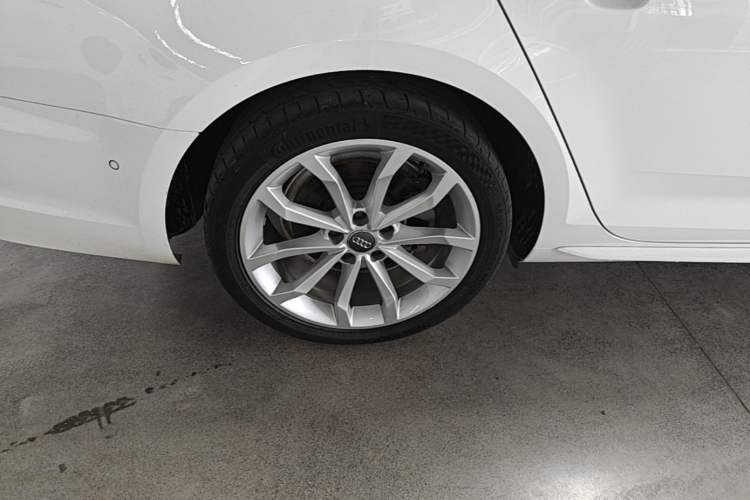 Used Audi A4L 2019 40 TFSI Fashion Version China V Right Rear Wheel Hub