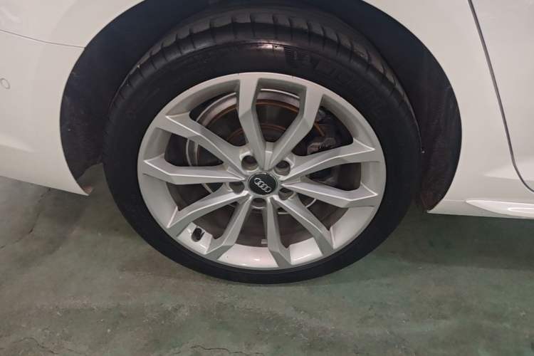 Used Audi A4L 2019 40 TFSI Fashion Edition China VI Emission Standard Right Rear Wheel Hub