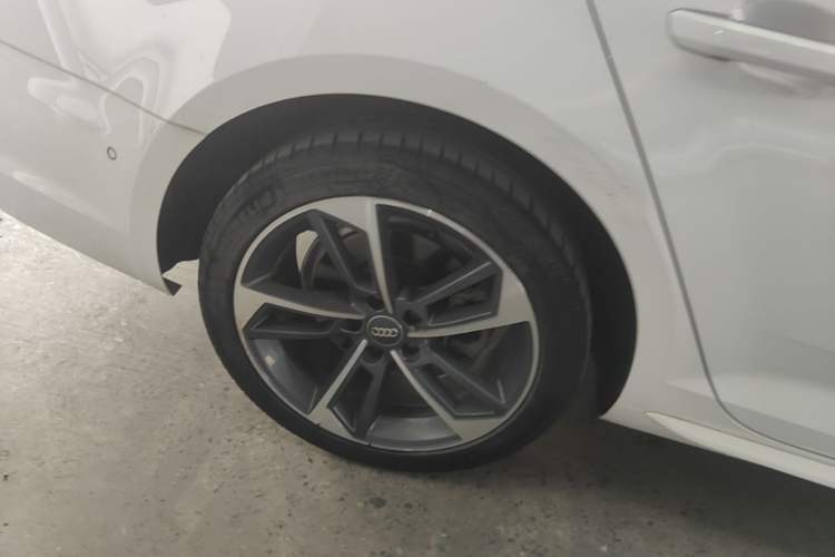 Used Audi A4L 2019 40 TFSI Fashion Edition China VI Emission Standard Right Rear Wheel Hub