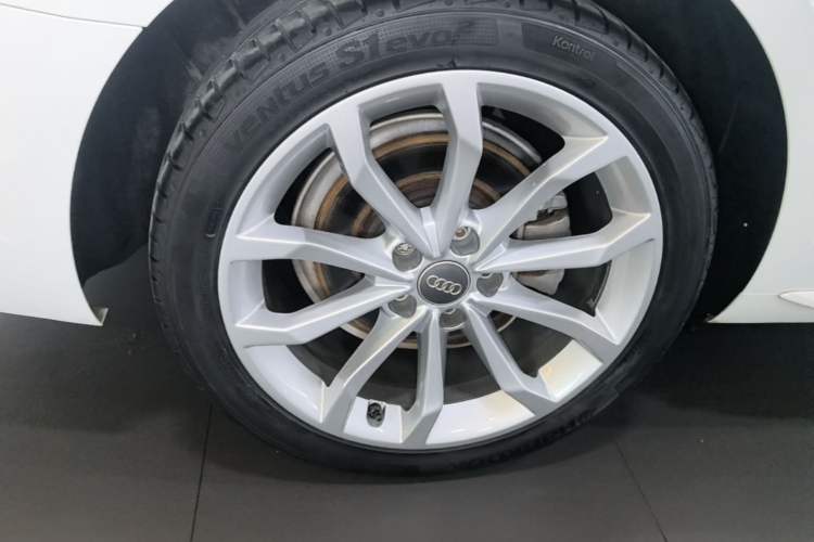 Used Audi A4L 2019 40 TFSI Fashion Version China V Right Rear Wheel Hub