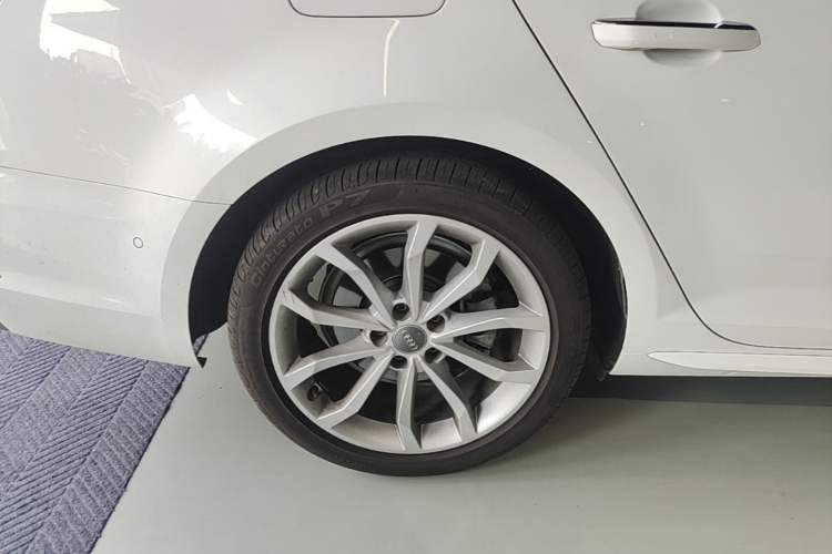 Used Audi A4L 2019 40 TFSI Fashion Version China V Right Rear Wheel Hub