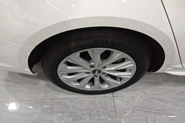 Used Audi A4L 2019 40 TFSI Ambition China VI Right Rear Wheel Hub
