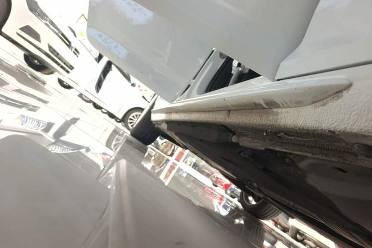 Used Audi A4L 2019 40 TFSI Fashion Edition China VI Emission Standard Right Side Sill
