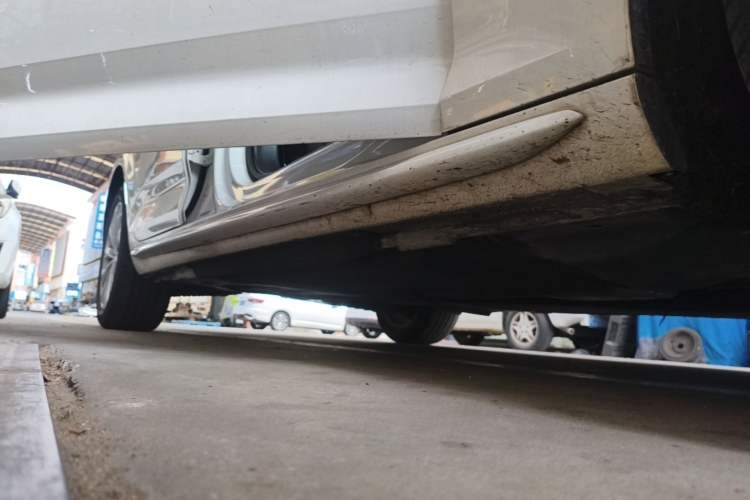 Used Audi A4L 2019 40 TFSI Ambition China VI Right Side Sill
