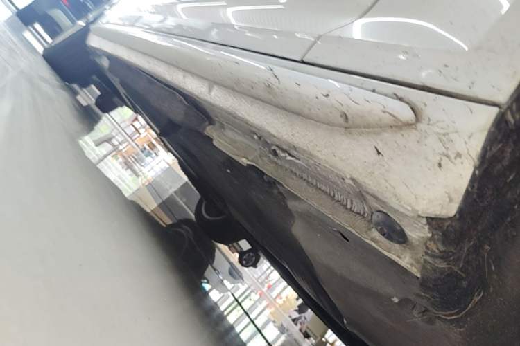 Used Audi A4L 2019 40 TFSI Ambition China VI Right Side Sill