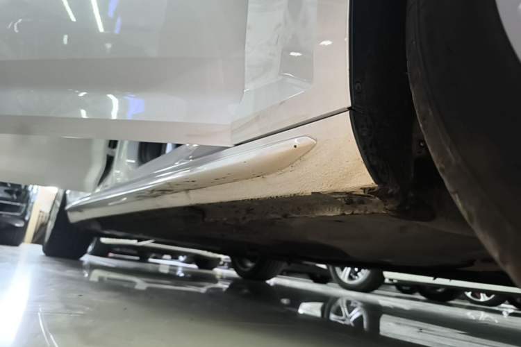 Used Audi A4L 2019 45 TFSI quattro Individual Sport Edition China V Right Side Sill