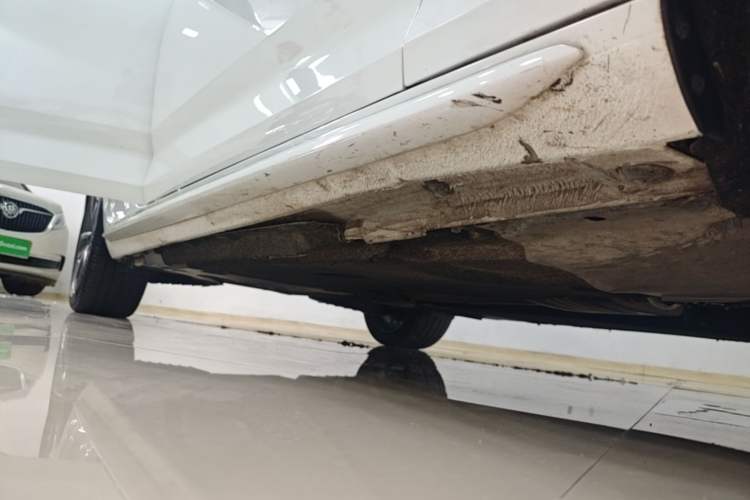 Used Audi A4L 2019 40 TFSI Ambition China VI Right Side Sill