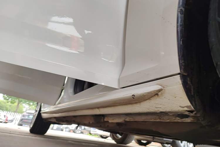 Used Audi A4L 2019 40 TFSI Ambition China VI Right Side Sill