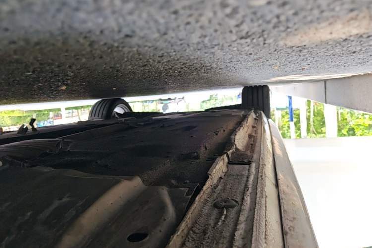 Used Audi A4L 2019 40 TFSI Fashion Edition China VI Emission Standard Right Side Sill