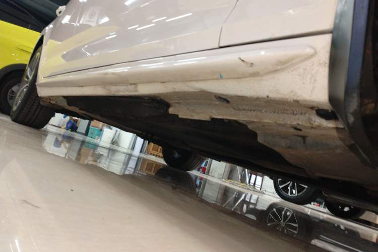 Used Audi A4L 2019 40 TFSI Ambition China VI Right Side Sill