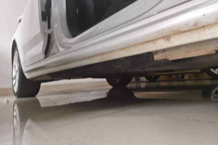 Used Audi A4L 2019 40 TFSI Fashion Edition China VI Emission Standard Right Side Sill