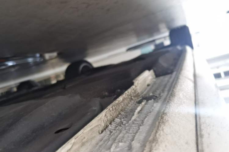 Used Audi A4L 2019 40 TFSI Fashion Edition China VI Emission Standard Right Side Sill