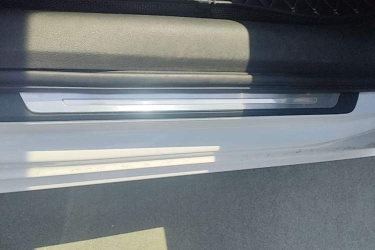 Used Audi A4L 2019 40 TFSI Ambition China VI Right Side Sill
