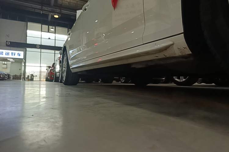 Used Audi A4L 2019 40 TFSI Ambition China VI Right Side Sill
