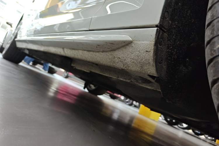 Used Audi A4L 2019 40 TFSI Fashion Version China V Right Side Sill