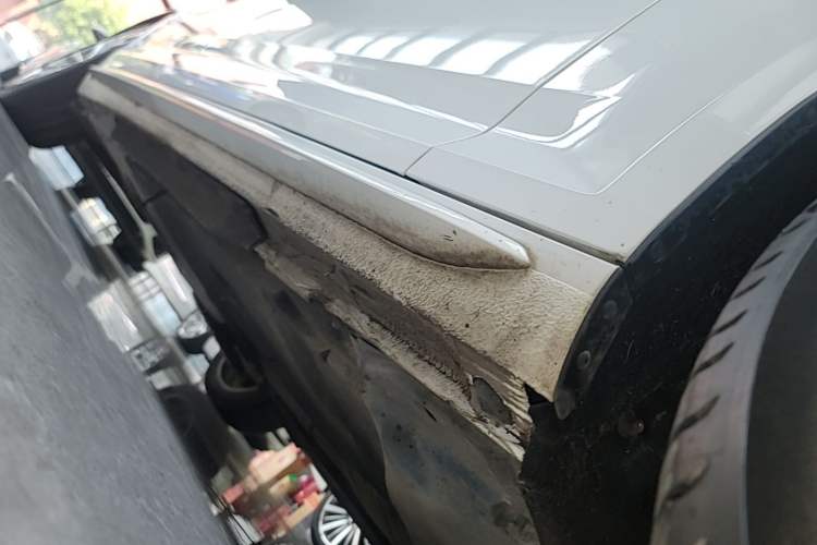 Used Audi A4L 2019 40 TFSI Fashion Edition China VI Emission Standard Right Side Sill