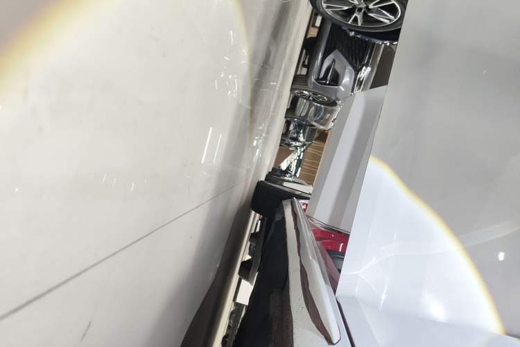 Used Audi A4L 2019 40 TFSI Fashion Edition China VI Emission Standard Right Side Sill