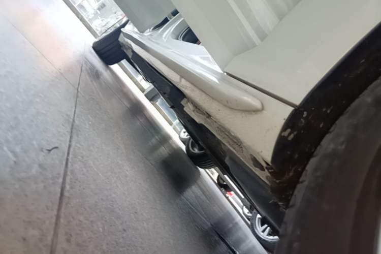 Used Audi A4L 2019 40 TFSI Ambition China VI Right Side Sill