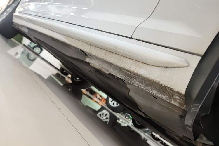 Used Audi A4L 2019 40 TFSI Ambition China VI Right Side Sill