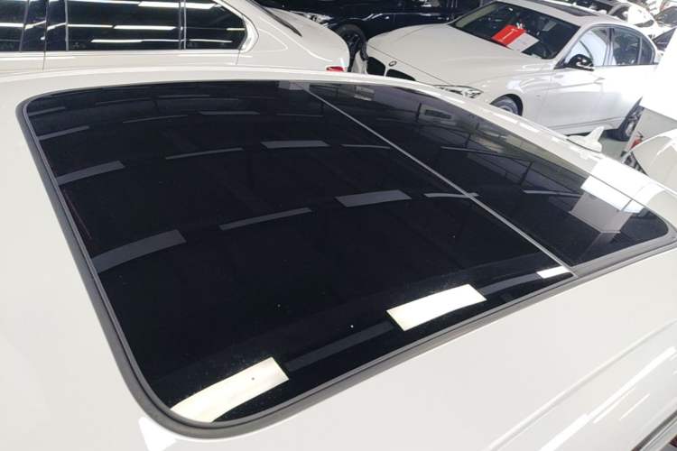 Used Audi A4L 2019 40 TFSI Fashion Edition China VI Emission Standard Roof