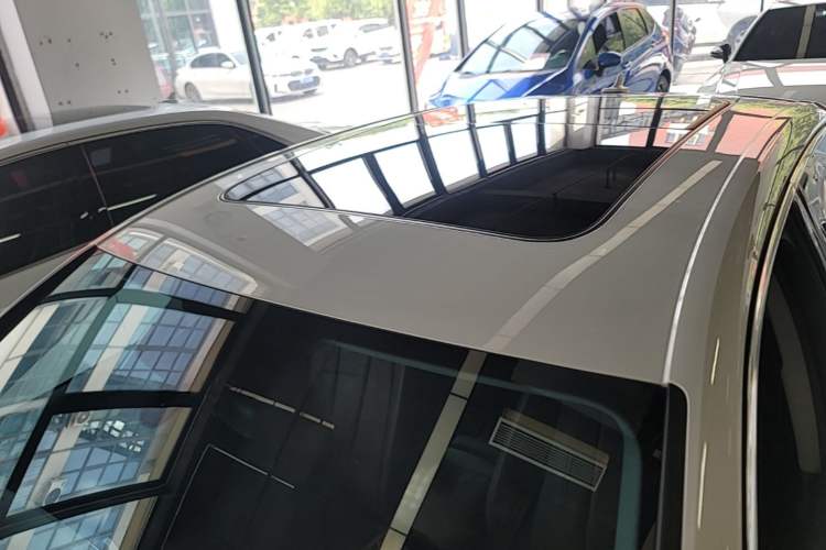 Used Audi A4L 2019 40 TFSI Fashion Edition China VI Emission Standard Roof