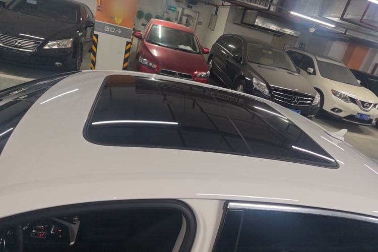 Used Audi A4L 2019 40 TFSI Fashion Edition China VI Emission Standard Roof