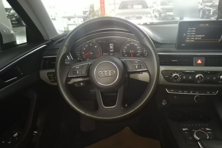 Used Audi A4L 2019 40 TFSI Ambition China VI Steering Wheel
