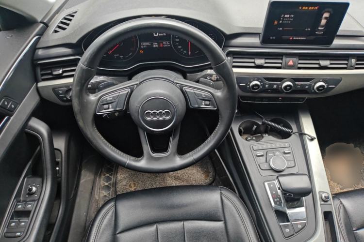 Used Audi A4L 2019 40 TFSI Ambition Version China V Steering Wheel