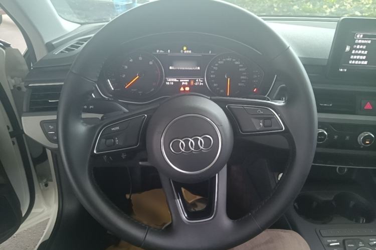 Used Audi A4L 2019 40 TFSI Ambition China VI Steering Wheel