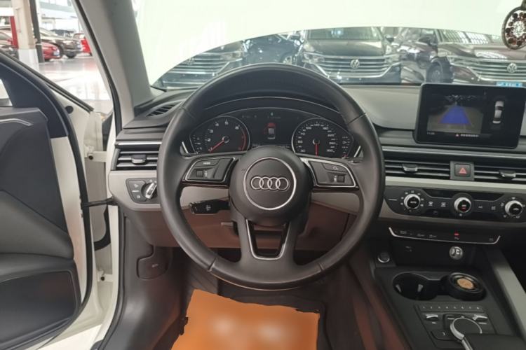 Used Audi A4L 2019 40 TFSI Ambition China VI Steering Wheel