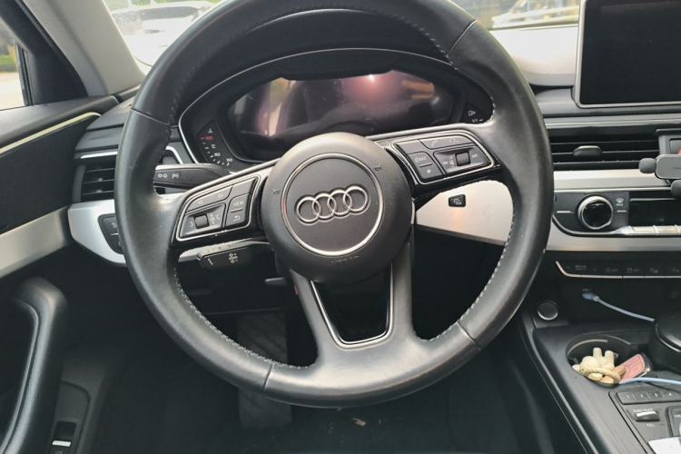 Used Audi A4L 2019 40 TFSI Fashion Version China V Steering Wheel