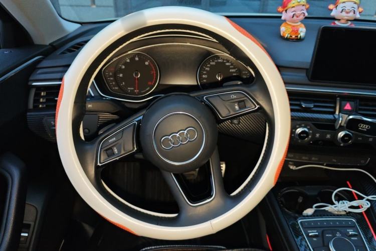 Used Audi A4L 2019 40 TFSI Ambition China VI Steering Wheel