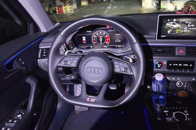 Used Audi A4L 2019 40 TFSI Ambition Version China V Steering Wheel