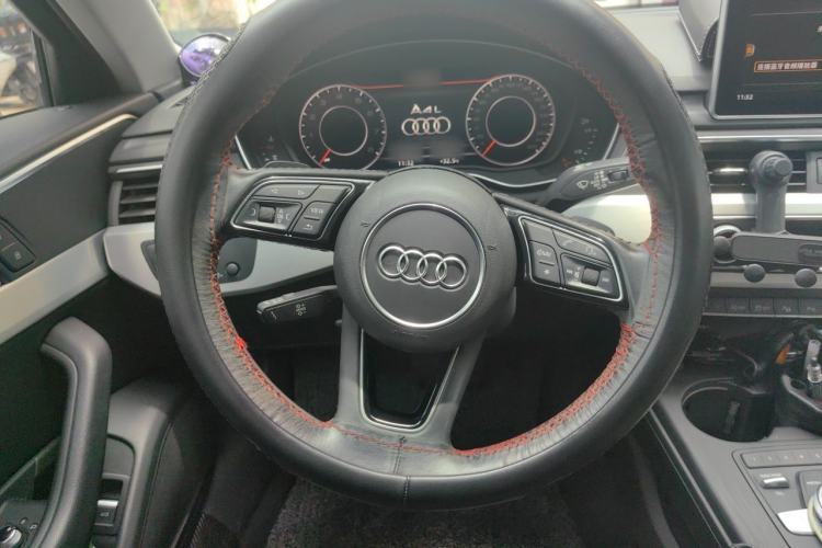 Used Audi A4L 2019 40 TFSI Fashion Version China V Steering Wheel