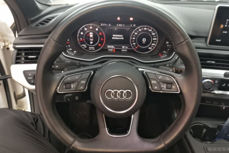 Used Audi A4L 2019 40 TFSI Sporty Version China VI Steering Wheel
