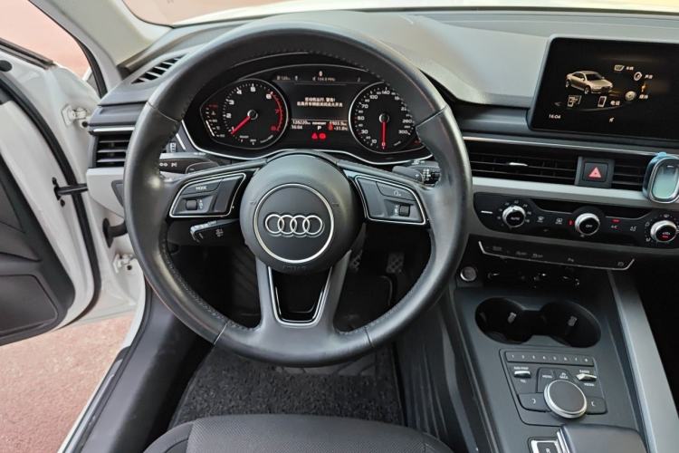Used Audi A4L 2019 40 TFSI Ambition China VI Steering Wheel