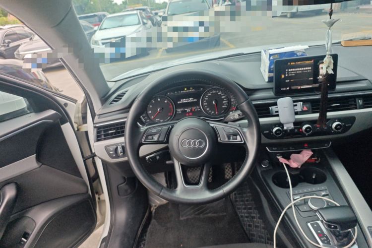 Used Audi A4L 2019 40 TFSI Ambition China VI Steering Wheel