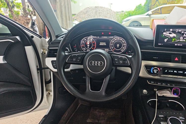 Used Audi A4L 2019 40 TFSI Fashion Edition China VI Emission Standard Steering Wheel