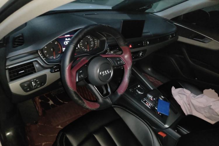 Used Audi A4L 2019 40 TFSI Ambition China VI Steering Wheel