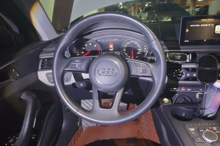 Used Audi A4L 2019 40 TFSI Ambition China VI Steering Wheel