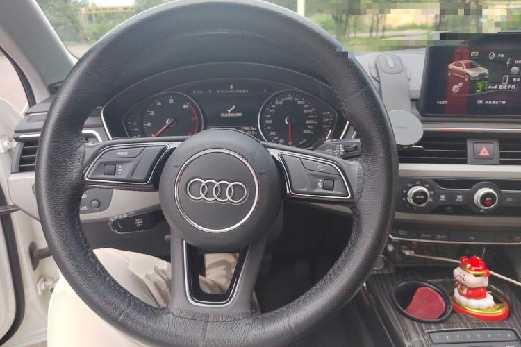 Used Audi A4L 2019 40 TFSI Ambition Version China V Steering Wheel
