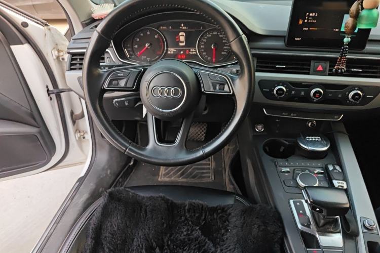 Used Audi A4L 2019 35 TFSI Ambition China V Steering Wheel