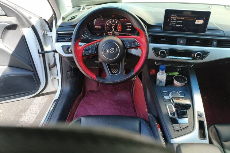 Used Audi A4L 2019 40 TFSI Fashion Edition China VI Emission Standard Steering Wheel