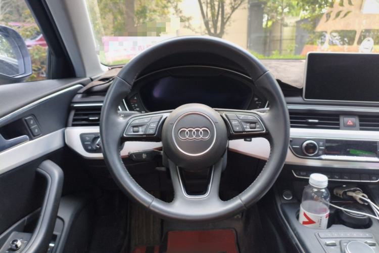 Used Audi A4L 2019 40 TFSI Fashion Version China V Steering Wheel